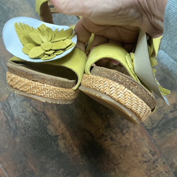 Sofft Cali Wedge in Citron - Picture 7 of 11